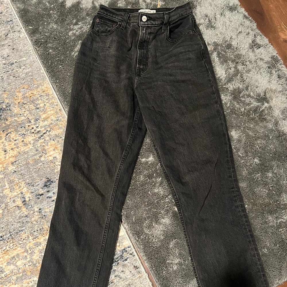 Abercrombie Curve Love Ultra High Rise 90s Straight Jean